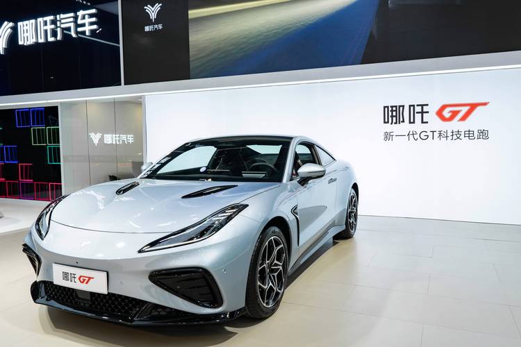 惠州龙门县利旺恒企业管理咨询哪吒汽车在智能汽车领域的表现，领途汽车在新能源汽车市场中的影响力